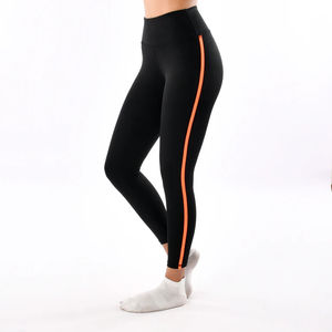 Leggings deportivos para mujer diseñados para entrenamiento intenso, estiramiento y actividades enfocadas en el movimiento, con estructura de soporte. - Product Image 5