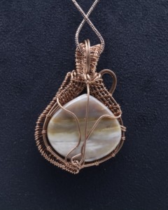 Collier pendentif en pierre d'agate naturelle enveloppé de fil de cuivre, bijoux bohèmes faits à la main, vente en gros - Product Image 3