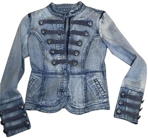 Chaqueta de mezclilla duradera para mujer, chaqueta de motociclista de mezclilla elegante clásica Edgy Elegance, chaqueta de mezclilla de actitud atemporal - Product Image 1