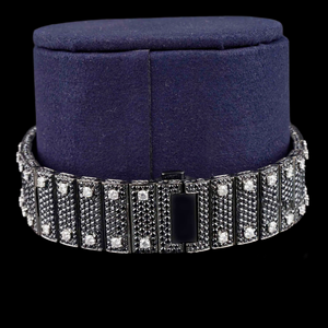 นาฬิกาข้อมือผู้ชายสุดหรู ดีไซน์พิเศษเฉพาะตัว หน้าปัดทรงสี่เหลี่ยมสองสี ประดับเพชรโมอิสซาไนต์ ตัวเลขโรมัน สวยสะดุดตา - Product Image 5