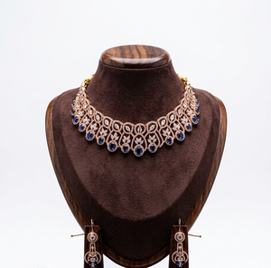 Conjunto de Collar y Pendientes Divyoro en Latón Chapado en Oro Rosa con Piedras de Circonita Cúbica Corte Marquesa, Diseño Floral Clásico para Mujer, Ideal para Fiestas de Compromiso - Product Image 1
