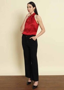 Soutien-gorge de sport athlétique push-up sans coutures pour femme, col halter, devant torsadé, décolleté en V, coussinets amovibles, dos élégant, idéal pour l'entraînement et le style urbain - Product Image 5