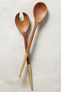 Juego de cucharas de madera para servir con detalles en latón, diseño minimalista, duradero para uso en catering - Product Image 1