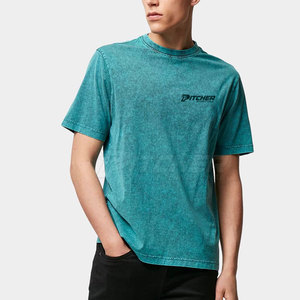 Camiseta con efecto lavado ácido para hombre, material de algodón suave, estilo casual y moderno para uso diario. - Product Image 5