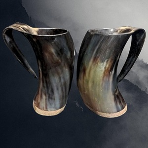 Chope en corne traditionnelle viking, artisanale, pour bière, hydromel, bière artisanale et reconstitutions médiévales. - Product Image 4