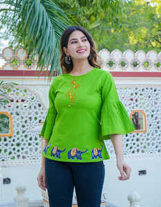 Blusa de Algodón Verde para Mujer, con Parches, Corte Regular, Mangas con Volantes y Cuello Redondo, Diseñada para Uso Diario Informal - Product Image 3