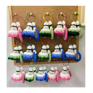 Porte-clés coloré fait main en crochet, mini poupée tricotée, breloque de sac, accessoire cadeau en textile doux pour les boutiques de souvenirs (vente en gros) - Product Image 4