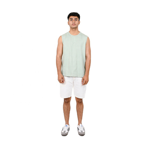 Débardeur de sport pour hommes, conçu pour les programmes d'entraînement physique, avec tissu respirant - Product Image 2