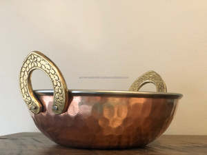 Elegante Cuenco de Cobre Vintage con Asas de Latón Ideal para Servir Pasta en Restaurantes Hoteles y Cocinas - Product Image 2