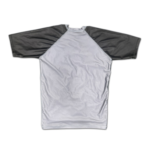 Maillot de compression Rash Guard noir et or, extensible dans 4 directions et en tissu anti-transpiration, partie d'un ensemble de combat pour BJJ et Jiu-Jitsu. - Product Image 3