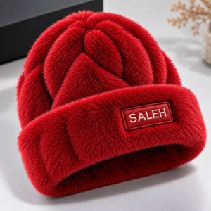 Vente en gros de bonnets en tricot personnalisés pour adultes, logo brodé, fabricant de couvre-chefs d'hiver - Product Image 3