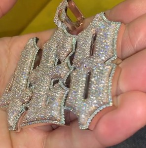 จี้เพชรตัวอักษร Thorn สุดเท่ห์ พร้อมสร้อยคิวบันแบบตัน ชุบทองคำสีกุหลาบ สร้อยคอชื่อแบบกำหนดเอง ของขวัญฮิปฮอปสุดพิเศษสำหรับเขา - Product Image 3