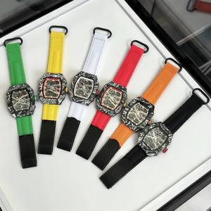 Reloj de Pulsera Deportivo de Cuarzo con Esqueleto Elegante y Correa de Nailon Brillante, Personalizable de Alta Calidad y Lujo - Product Image 1
