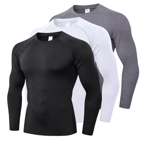 Ensemble de compression ajusté et confortable, en matériau flexible, conçu pour les athlètes, idéal pour la performance. - Product Image 2