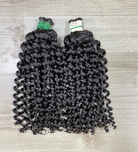 Perruque de cheveux humains bruts de cheveux vierges bouclés profonds vietnamiens non transformés du meilleur fournisseur dans les grades 20-30 pouces de longueur étirée - Product Image 4
