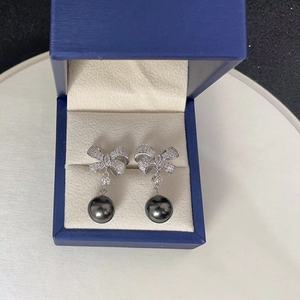 Pendientes Largos de Plata 925 con Perla Negra Natural, Estilo Pequeño y Elegante, Versátiles y a la Moda, 10-9 mm, Casi Impecables - Product Image 3
