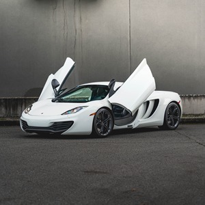 Super Oferta McLaren 12C Spider, Auto Deportivo de Alta Velocidad, Comodidad Premium, Tecnología Avanzada y Diseño Exterior Impresionante - Product Image 1