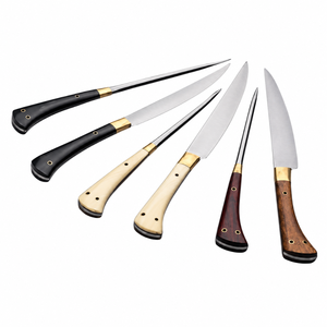 Juego de Seis Cuchillos para Trinchar Carne con Hojas Plateadas y Mangos Negros Naturales y Marrones con Refuerzos Dorados para Cortar y Rebanar en la Cocina - Product Image 2