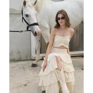 Ensemble jupe longue étagée à volants style bohème pour femme, avec crop top à manches courtes et col en V, 100% Rayonne, taille naturelle, couleur unie, pour l'été, les vacances et les stations balnéaires - Product Image 3