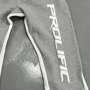 Pantalon large pour homme, coupe ample, finition délavée, style évasé, vêtement de mode streetwear contemporain - Product Image 5