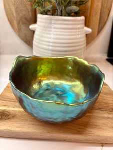 ถาดเสิร์ฟงานฝีมือเคลือบเรซิ่นเมทัลลิก วาดลายด้วยมือ ดีไซน์ปรับแต่งได้ สีสันเหนือกาลเวลา ของตกแต่งบ้าน ศิลปะตกแต่งโต๊ะ ทำด้วยมือ - Product Image 3