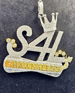 จี้เพชรโมอิสซาไนต์ VVS แบบกำหนดเอง พร้อมตัวอักษรและโลโก้  ทำจากเงินแท้ 925 สไตล์ฮิปฮอป สองสี  จี้ห้อยคอแบบกำหนดเองได้ - Product Image 1