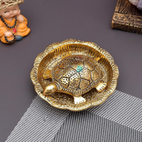Figurine de tortue dorée en laiton, plaque Vastu Feng Shui Kachua, décoration d'intérieur, religieuse, antique, faite à la main en Inde, cadeau de retour, mariage