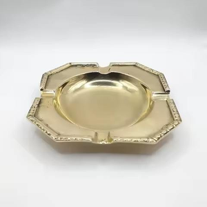 Cendrier décoratif en métal élégant, coupe-vent, pour l'intérieur et l'extérieur, support à cendres, accent de table - Product Image 2
