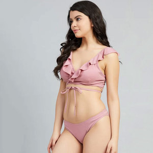 Ensemble bikini deux pièces pour femme, haut à volants col en V profond, bas hipster, maillot de bain rose uni, extensible en Spandex et Nylon - Product Image 6