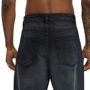 Jean droit déchiré noir pour homme, coupe décontractée, en denim délavé, style streetwear, avec détails de déchirures aux genoux, vintage moderne - Product Image 4