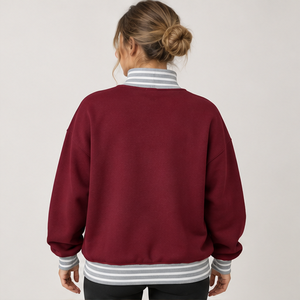 Sudadera de Cuello Alto Color Borgoña para Mujer con Ribete Blanco a Rayas, Letras Varsity, Manga Larga, Logotipo Personalizado - Product Image 2