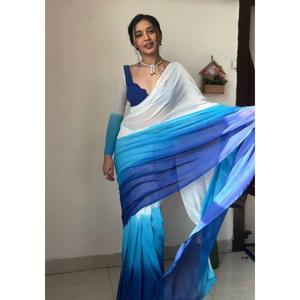 Atractivo Sari Blanco Georgette con Estampado Digital Azul, Listo para Usar, con Blusa Sin Coser - Product Image 1