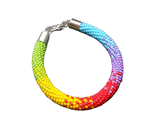 Le Nouveau Standard du Chic : Bracelets Perlés de Luxe Faits Main. Broderie fantaisie, tendance et multicolore. Cadeau idéal pour les anniversaires - Product Image 4