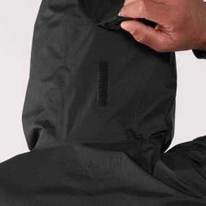 เสื้อแจ็คเก็ตกันฝนผู้ชายแบบสปอร์ตสีพื้นบางเบา กันน้ำ ซิปเต็มตัว ปรับชายเสื้อได้ มีโลโก้ด้านหน้าและฮู้ด ขายส่งแบบสั่งทำ - Product Image 4