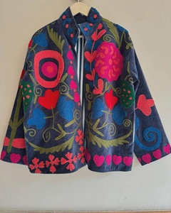 Manteau en velours brodé de fleurs pour femmes, veste d'hiver bohème ethnique faite à la main, vêtements de festival, manteau bohème - Product Image 1