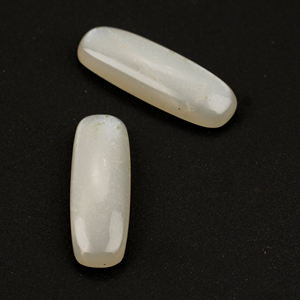 Piedra preciosa suelta de piedra lunar gris natural de calidad premium, 10x30mm, corte cojín largo, base plana, cabujón calibrado para fabricación de joyas - Product Image 1