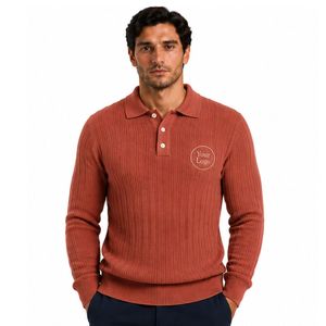 Pull polo en maille côtelée terracotta à manches longues, col boutonné, décontracté, doux et chaud pour l'hiver, personnalisable avec logo, mode premium pour homme - Product Image 1
