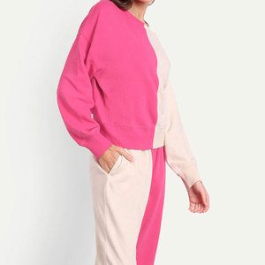 Sweat-shirt pour femme avec logo imprimé personnalisé, tissu premium, durable, élégant, streetwear, pour les entreprises en ligne - Product Image 3