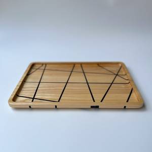Bandeja de Resina Epoxi Hecha a Mano: Bandeja de Servir de Madera con Líneas Negras, Bandejas y Platos para Pizza, Forma Cuadrada con Revestimiento de Resina - Product Image 5