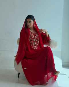 AWAIS HOUSE ชุดเดรสหรูหรา 2 ชิ้น สำหรับสตรีมุสลิม เรียบง่าย ผ้าชีฟองประดับลูกปัด ทรงเอไลน์ ยาวคลุมเท้า เหมาะสำหรับงานปาร์ตี้และงานแต่งงาน - Product Image 1