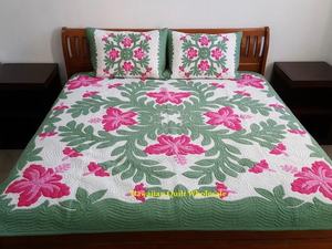 Couette Hawaïenne Artisanale Vintage Lavable 100% Coton avec Motif Floral Brodé pour la Décoration de la Literie à la Maison et à l'Hôtel - Product Image 4