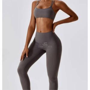 Pantalon de yoga évasé taille haute pour femme, ultra doux et élastique, effet seconde peau, pour le sport et le fitness en extérieur, collection 2025 - Product Image 4