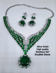 Conjunto de collar de lujo con acabado plateado de primera calidad, ligero, perfecto para fiestas, bodas, combina con todos los atuendos. - Product Image 4