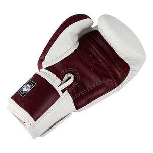 ถุงมือชกมวย MMA สีแดงอมน้ำตาลขาว รุ่น Twin Sanda ปิดแบบ Hook-and-Loop หนังสังเคราะห์ ป้องกันความชื้น กันน้ำ ป้องกันรังสียูวี - Product Image 2