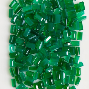 พลอยออนิกซ์สีเขียวธรรมชาติ รูปทรงแปดเหลี่ยมขนาด 5x3 มม. คุณภาพดีที่สุด สำหรับทำเครื่องประดับ จากเรดเมาน์เทน เจมส์ - Product Image 3