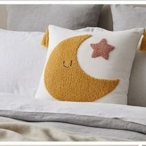 Hot Sale Cotton <b>Throw</b> <b>Pillow</b> With Tufted Moon And Star Design Square Decorative Cushion With Tassels Novelty Style - Product Image 4