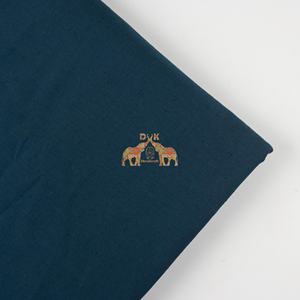 Tissu uni en coton biologique 100% - Tissu uni teint écologique - Tissu respirant et doux pour robes - Product Image 5