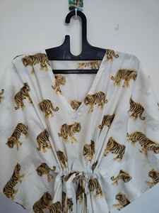 ชุดเดรสผ้าฝ้ายพิมพ์ลายเสือแบบอินเดีย ทำมือ ความยาวระดับเข่า ทรงเอวี วินเทจ ทรงเอ สำหรับคลุมชุดว่ายน้ำชายหาด ผ้าลูกไม้สำหรับฤดูร้อน - Product Image 6