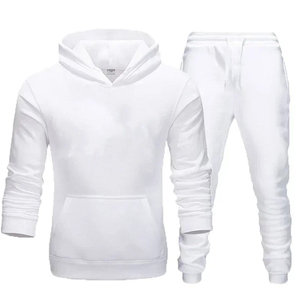 Ensemble de survêtement pour homme en molleton de coton premium noir, coupe ajustée, comprenant un sweat à capuche et un pantalon de jogging, deux pièces. - Product Image 2