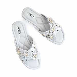 Mules formelles grises tendance pour femme en cuir véritable à bout ouvert avec décoration florale - Product Image 1